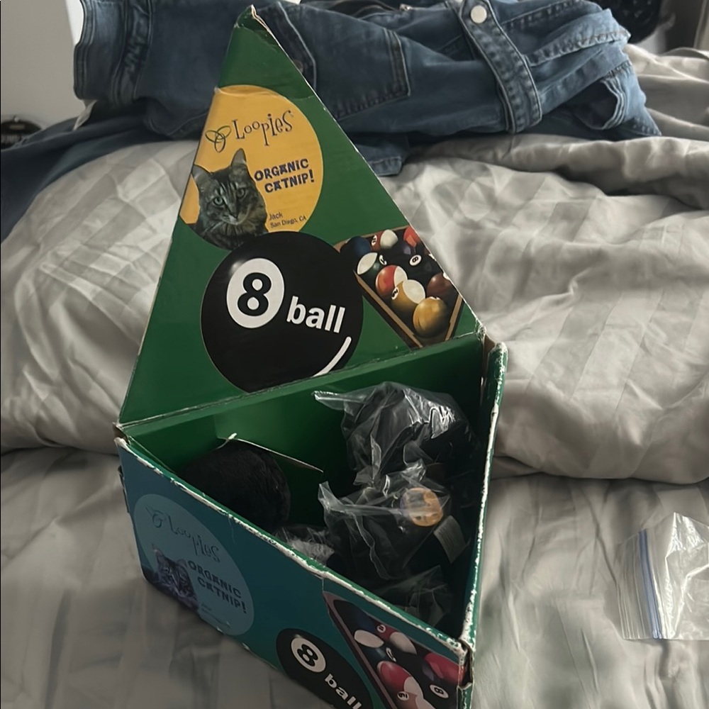 Loopies Organic Catnip 8 Ball Toy Set